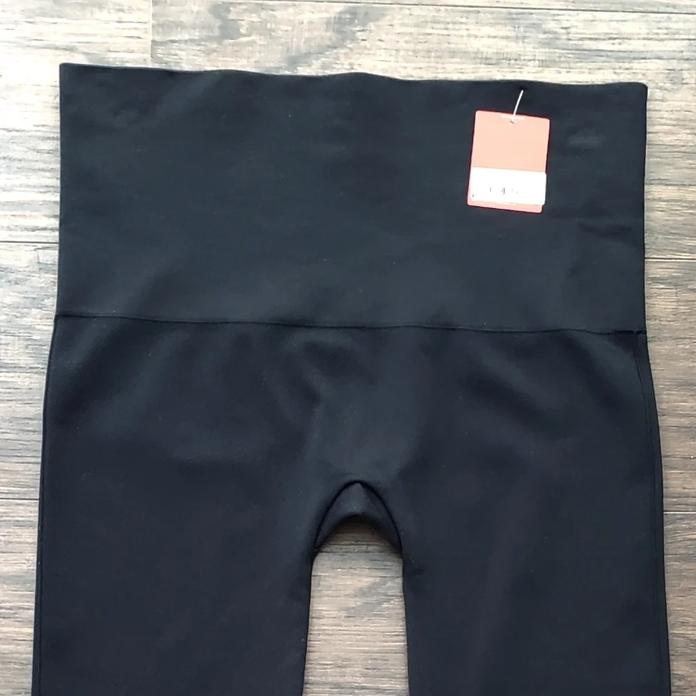 NWT Spanx High Waist Cropped Seamless Look At Me Now Leggings Black Plus Sz 1X - Picture 7 of 14